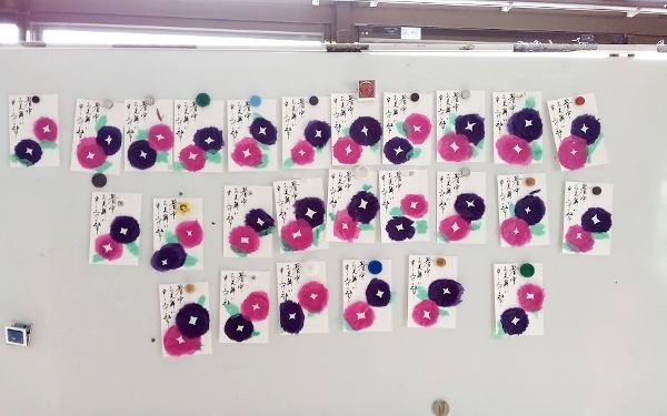 全員の作品展示 朝顔の暑中見舞いはがき