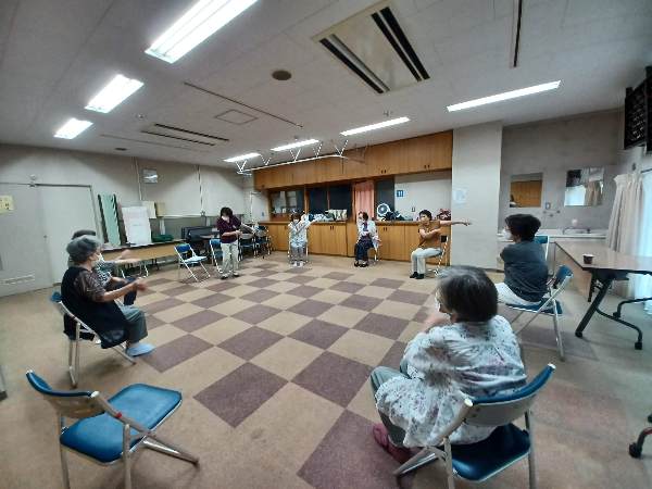 認知症予防体操をしています