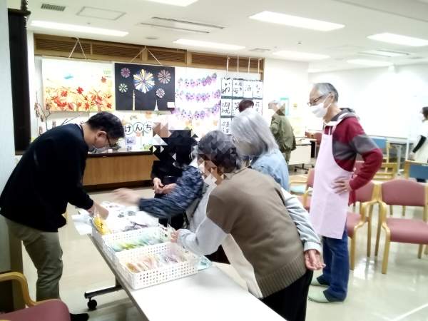 お客様の作品を販売するコーナーの様子