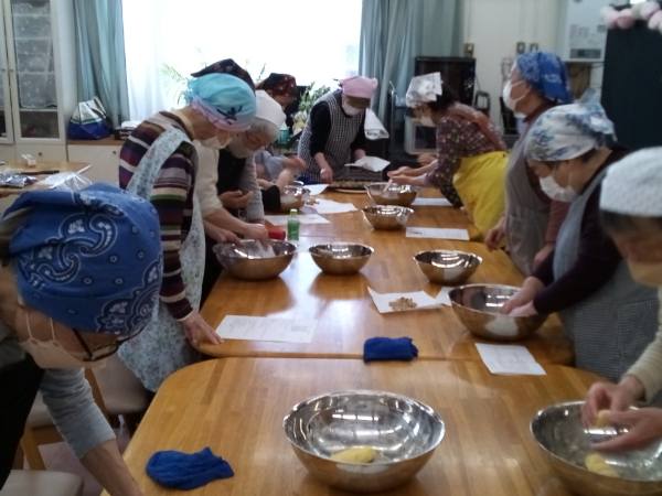 くるみまんじゅう調理中