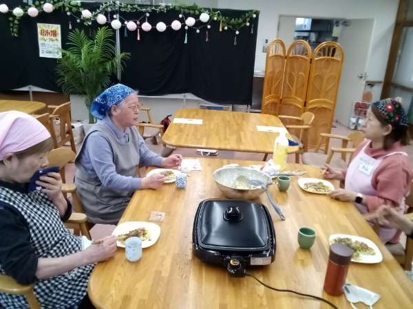 お好み焼きをの食事中