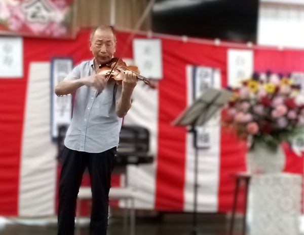 バイオリン片桐晃さん