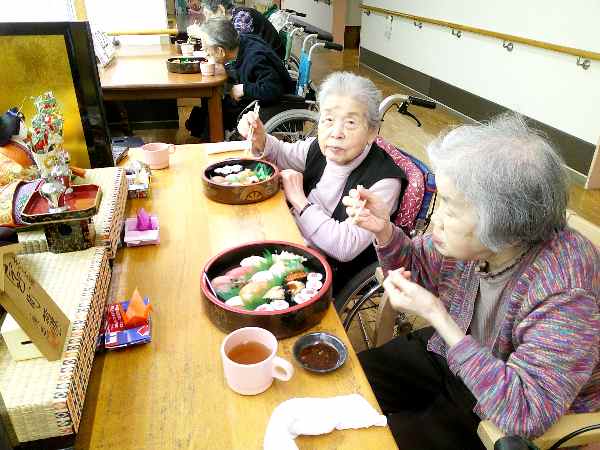 納涼祭イベント～お食事風景～