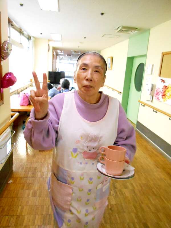美味しいケーキに大満足の様子のお客様