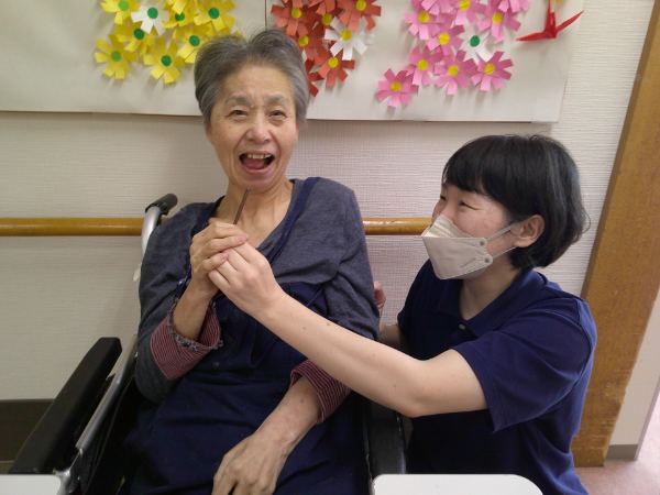 ポッキーを食べているお客様