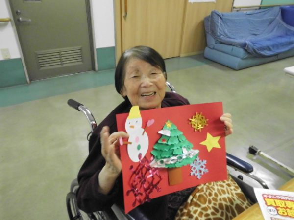 クリスマスツリーが完成し、見せて下さるお客様