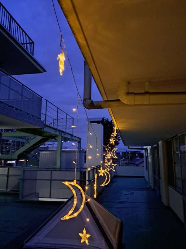 中庭のイルミネーションの様子