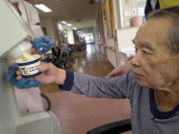 ソフトクリームイベントを楽しむお客様