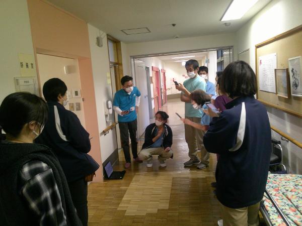 研修を受ける職員の様子