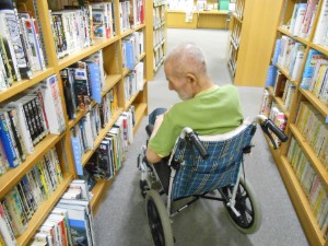 昼下がりの図書館