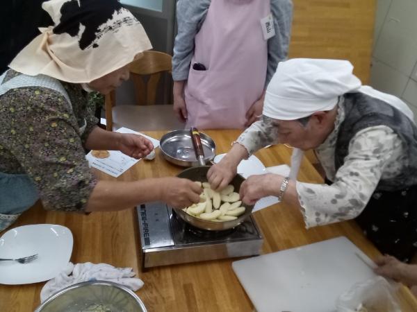りんごのタルトタタンづくり